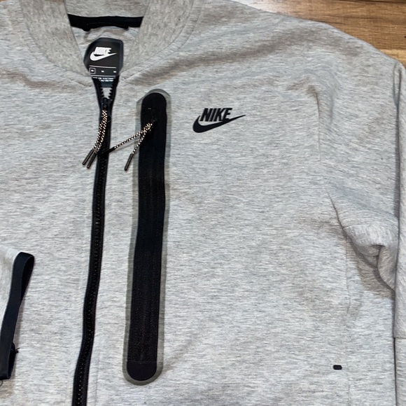 Nike tech fleece zip up sweatshirt - Picture 3 of 5